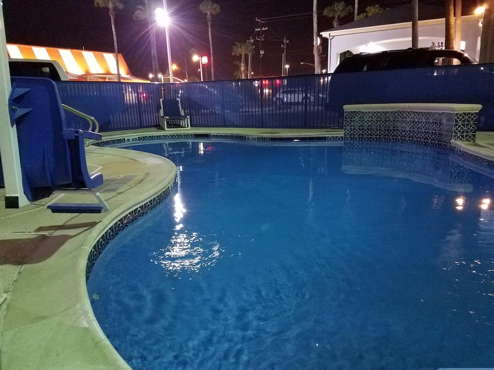 Texas Inn Downtown Mcallen 10/28