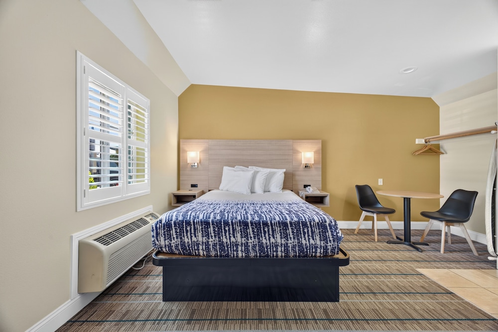 Seaside Inn 12/50