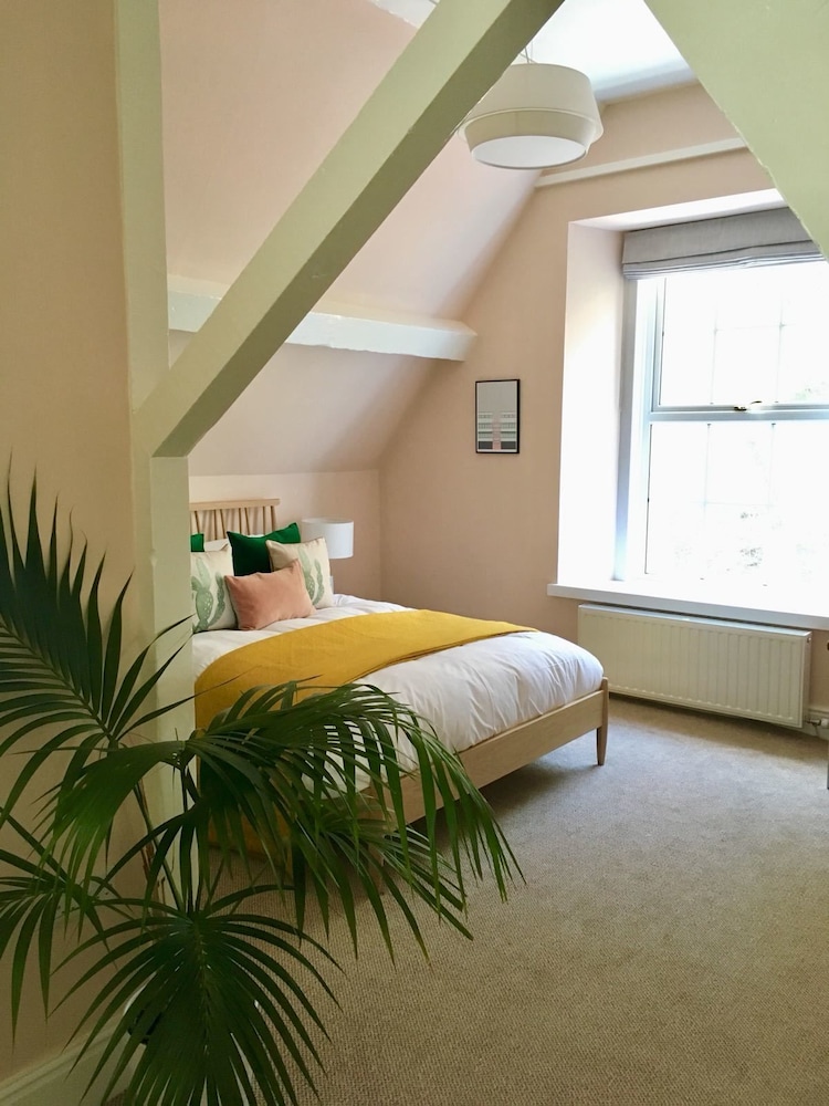 Coed Mawr Hall 5/36