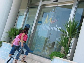 Hotel Miljunka 42/50