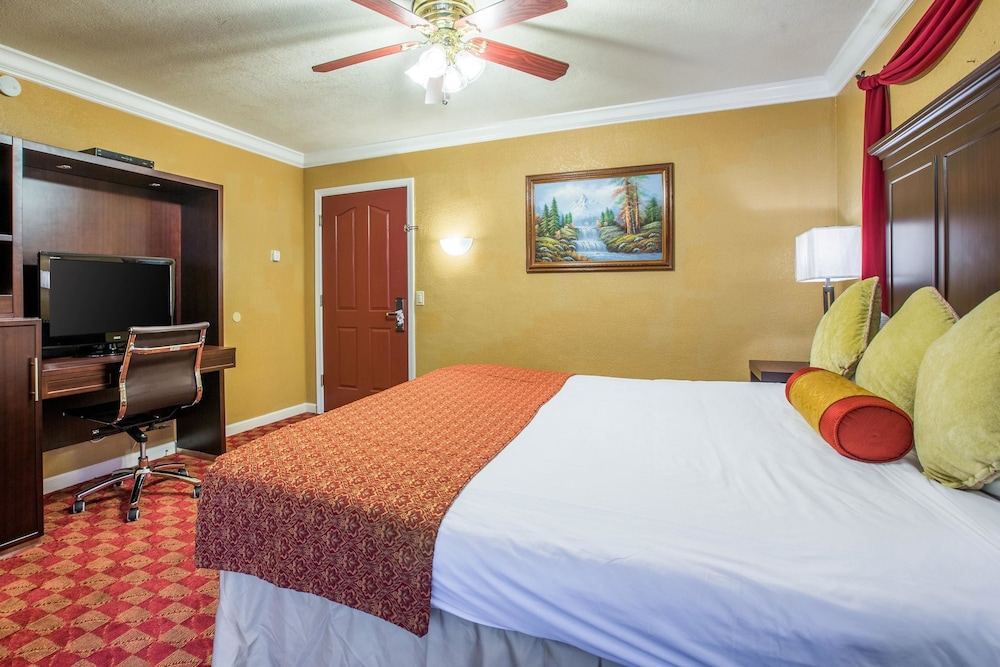 Clarion Collection Hotel Pacific Grove - Monterey 12/30