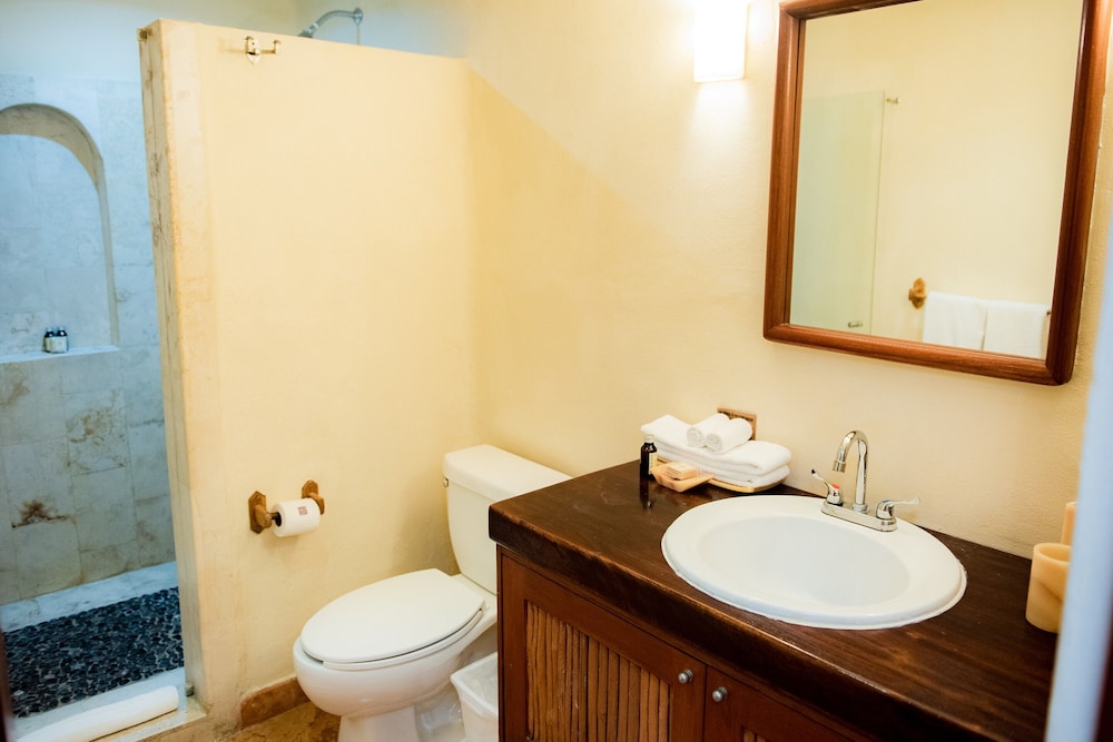 Villas Sacbe Condo Hotel 47/49