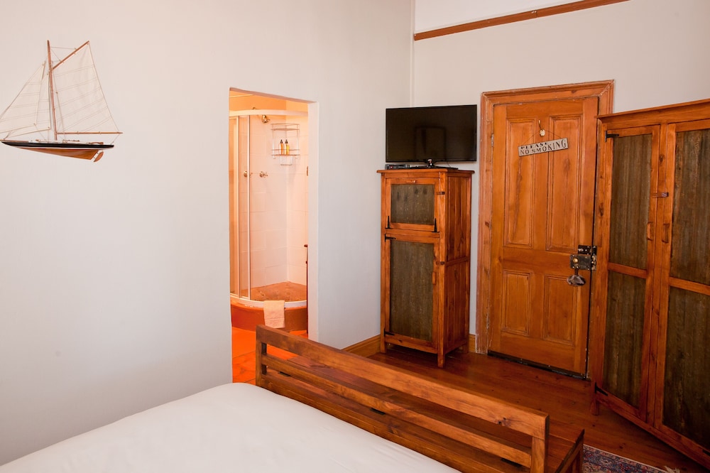 Oakdene Guest House 26/42