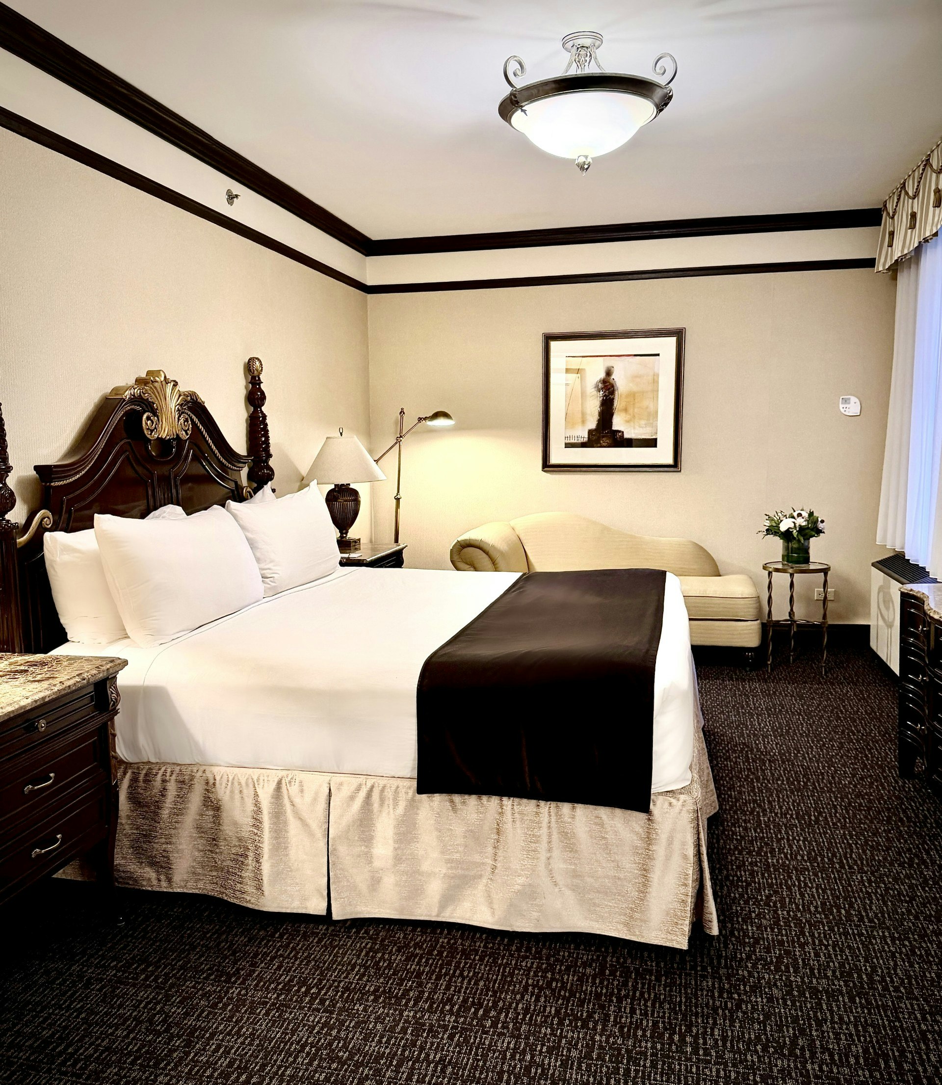 The Lucerne Hotel 8/53