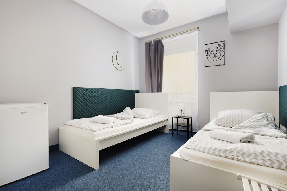 Moon Hostel New 7/28