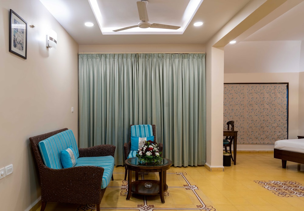 The Crown Goa 52/66