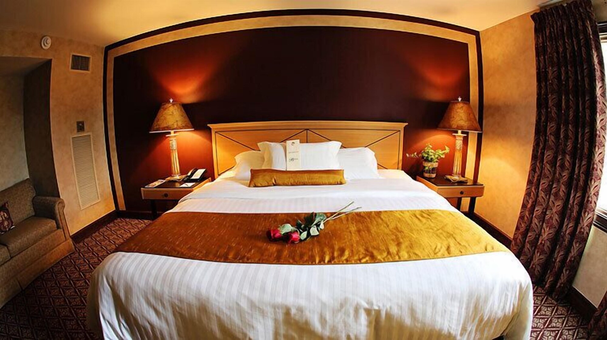 1 king bed mobility accessible room non-smoking