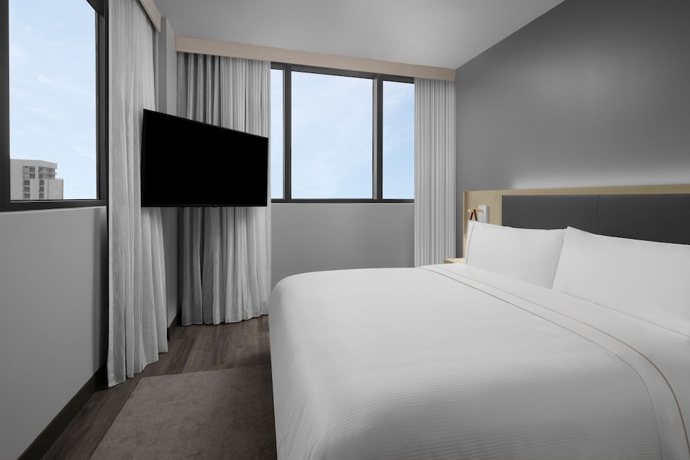 Element Miami Brickell 11/40