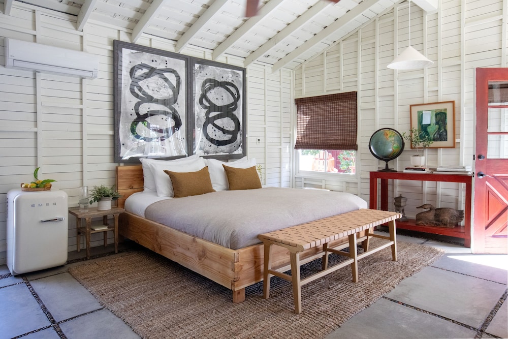 Suite, Cabin, King Bed