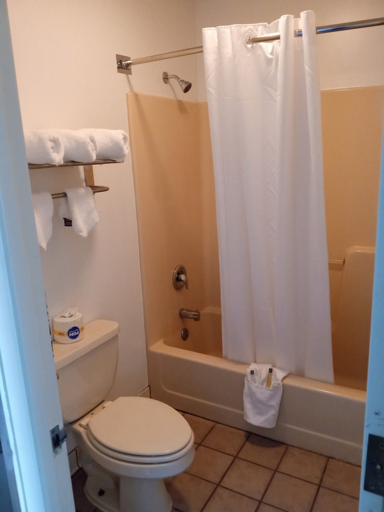 Victorian Inn 51/55