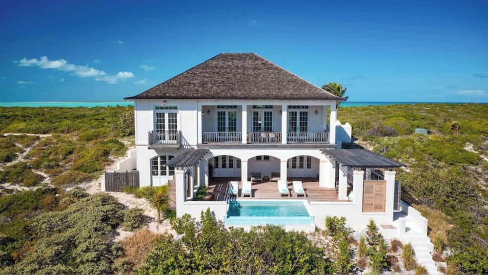 Ambergris Cay 4/48