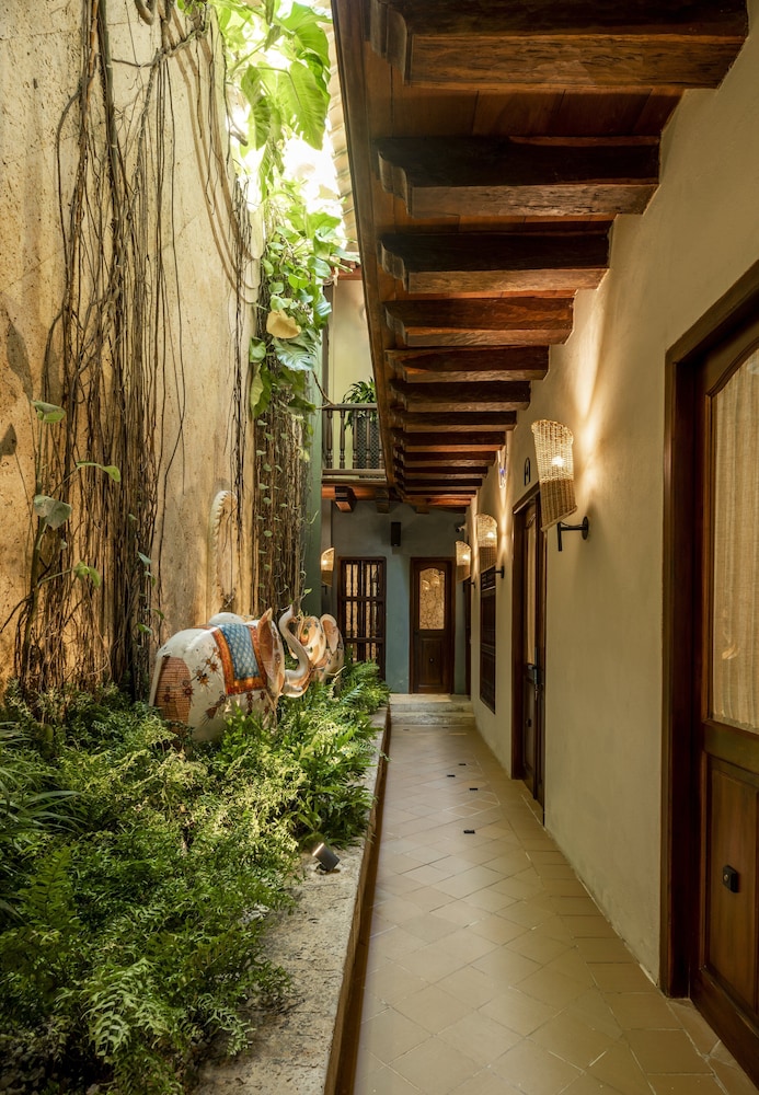 Privado Selfservice Boutique Rooms 41/46