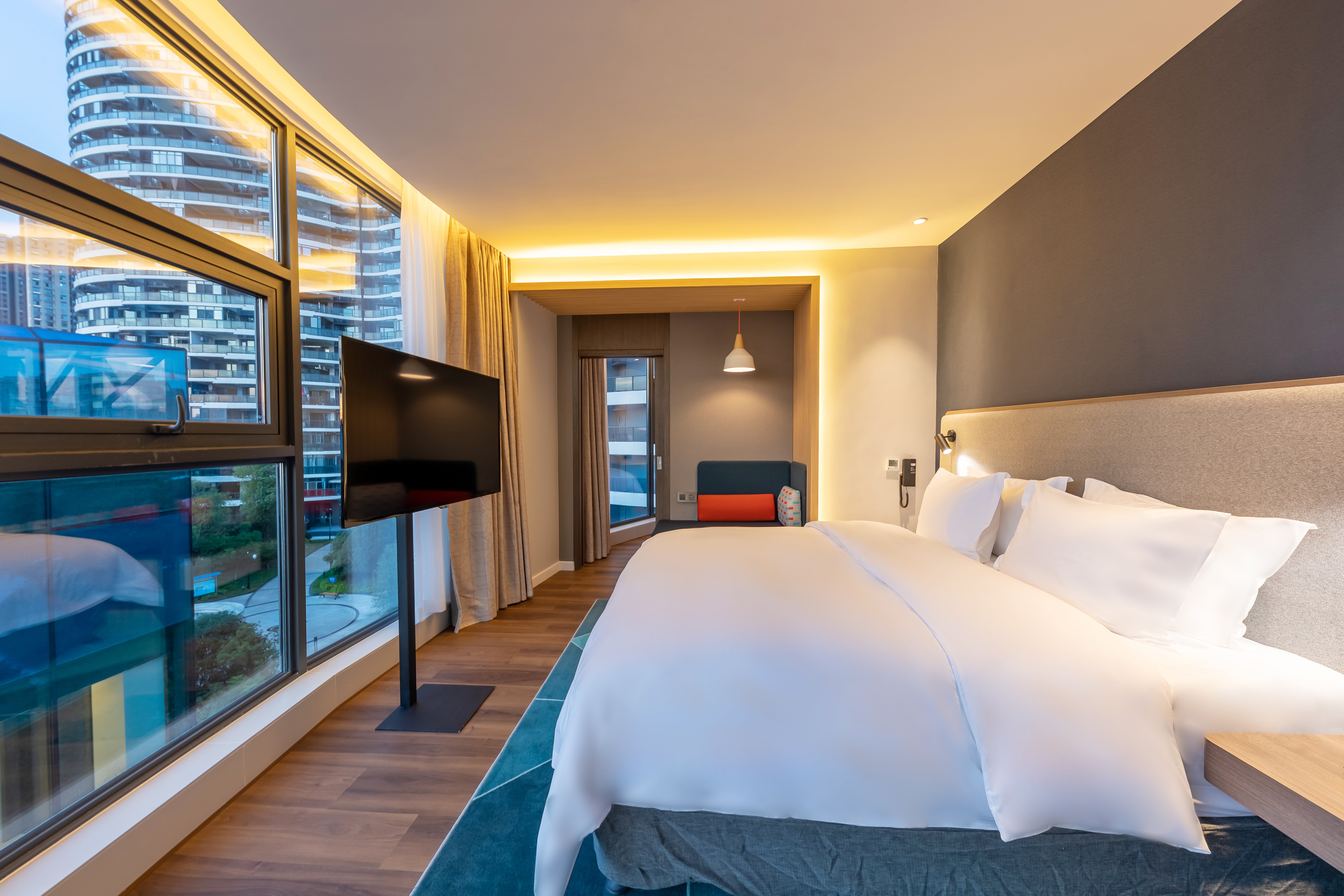 Holiday Inn Express Yichang Riverside 34/81