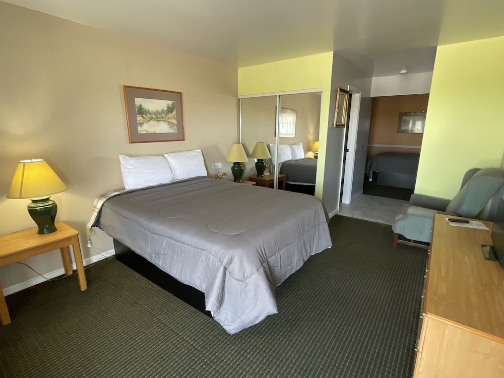 Economy Inn and Suites 12/68