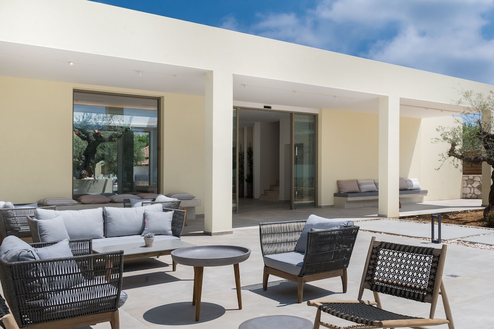 Tsamis Zante Suites 67/86