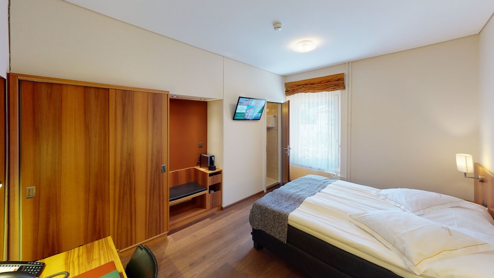 Hotel Ambassador 18/62