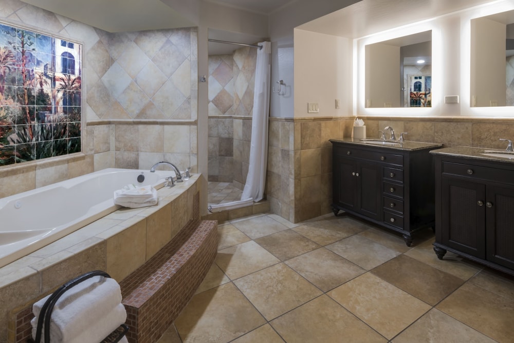 Holiday Inn Hotel And Suites Phoenix Airport North 11/86