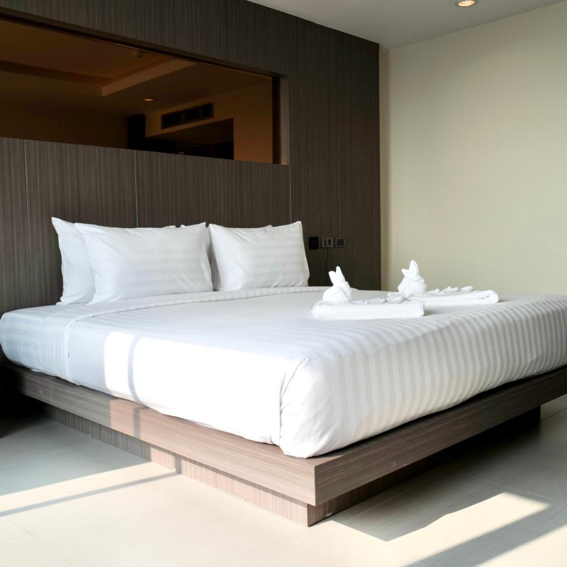 Room, King Bed, Sea View