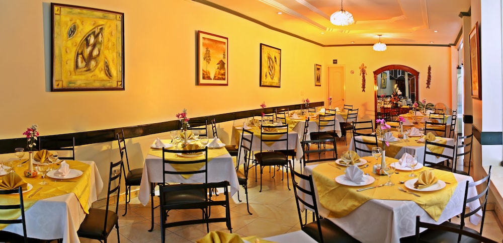 Hotel Yanuncay 32/38
