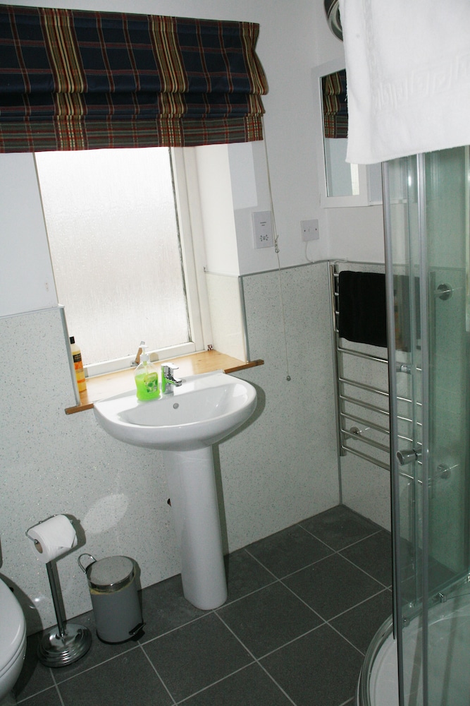 Glenlochy Nevis Bridge Apartments 21/27