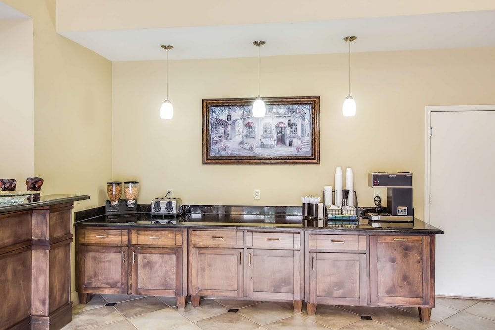 Americas Best Value Inn And Suites Tomball 29/30