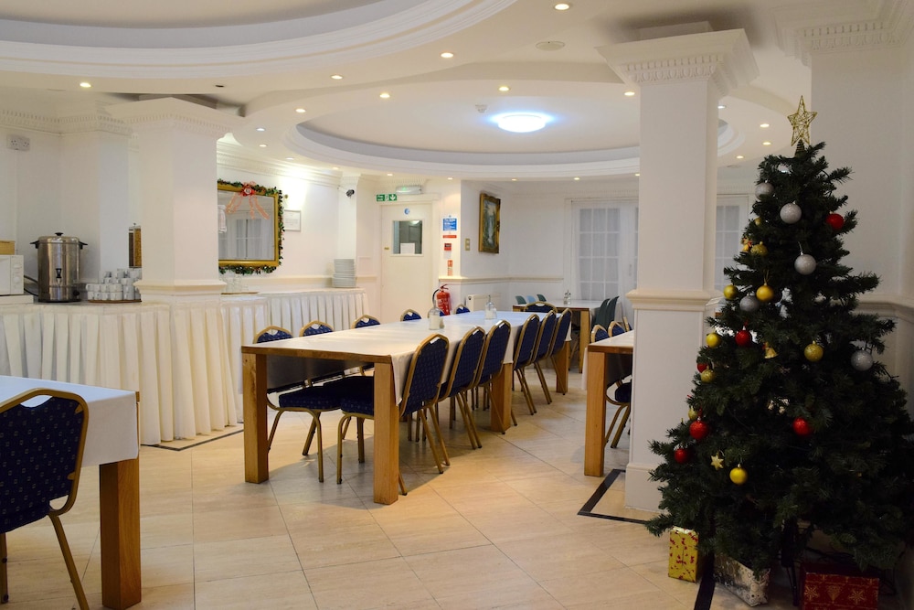Pembridge Palace Hotel 40/50