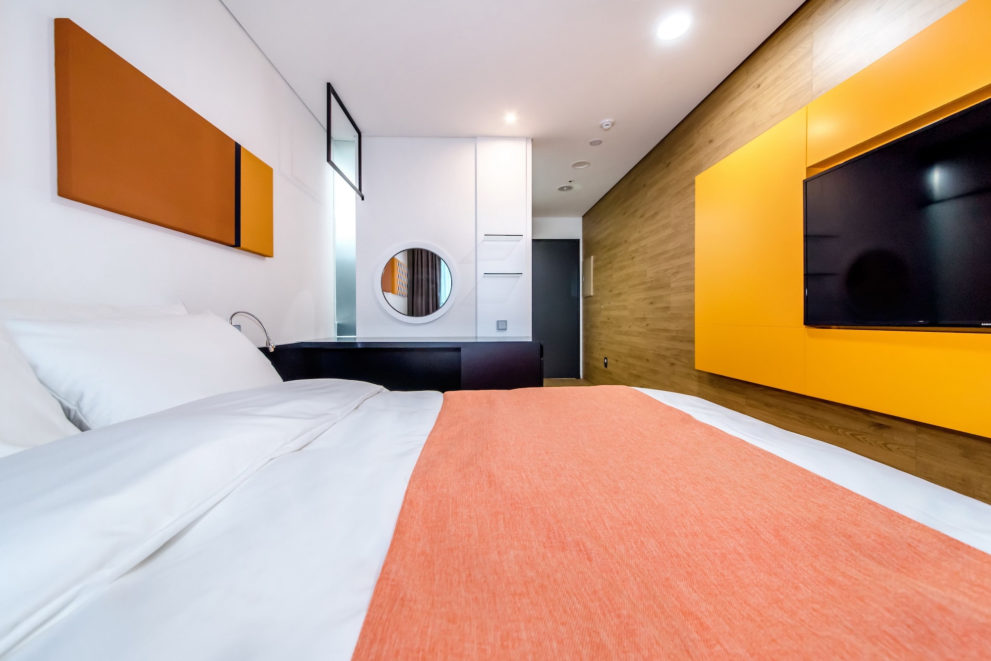 STANDARD, DOUBLE BED, CITY VIEW