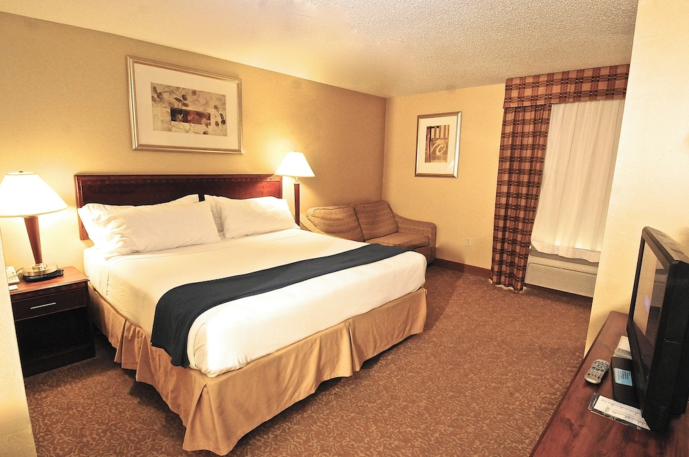 Holiday Inn Express Suites St Louis West Fenton 20/65