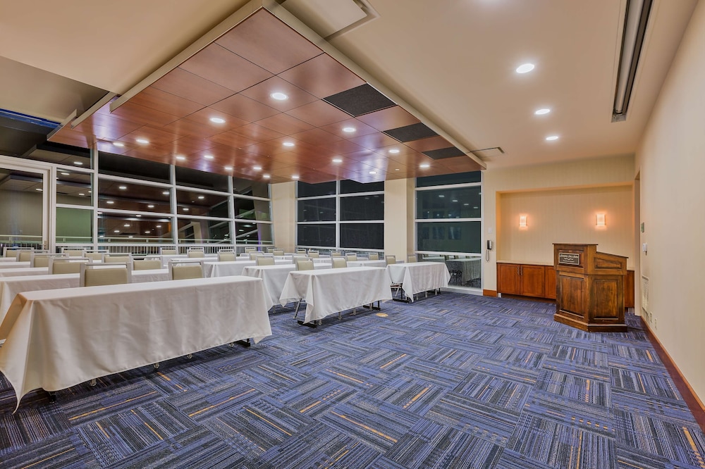 Hampton Inn And Suites Owensboro Downtown Waterfront 3/43