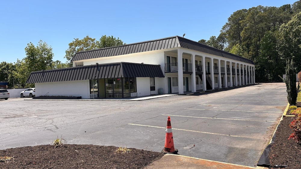 Sunrise Inn By OYO Newport News US-60 43/53