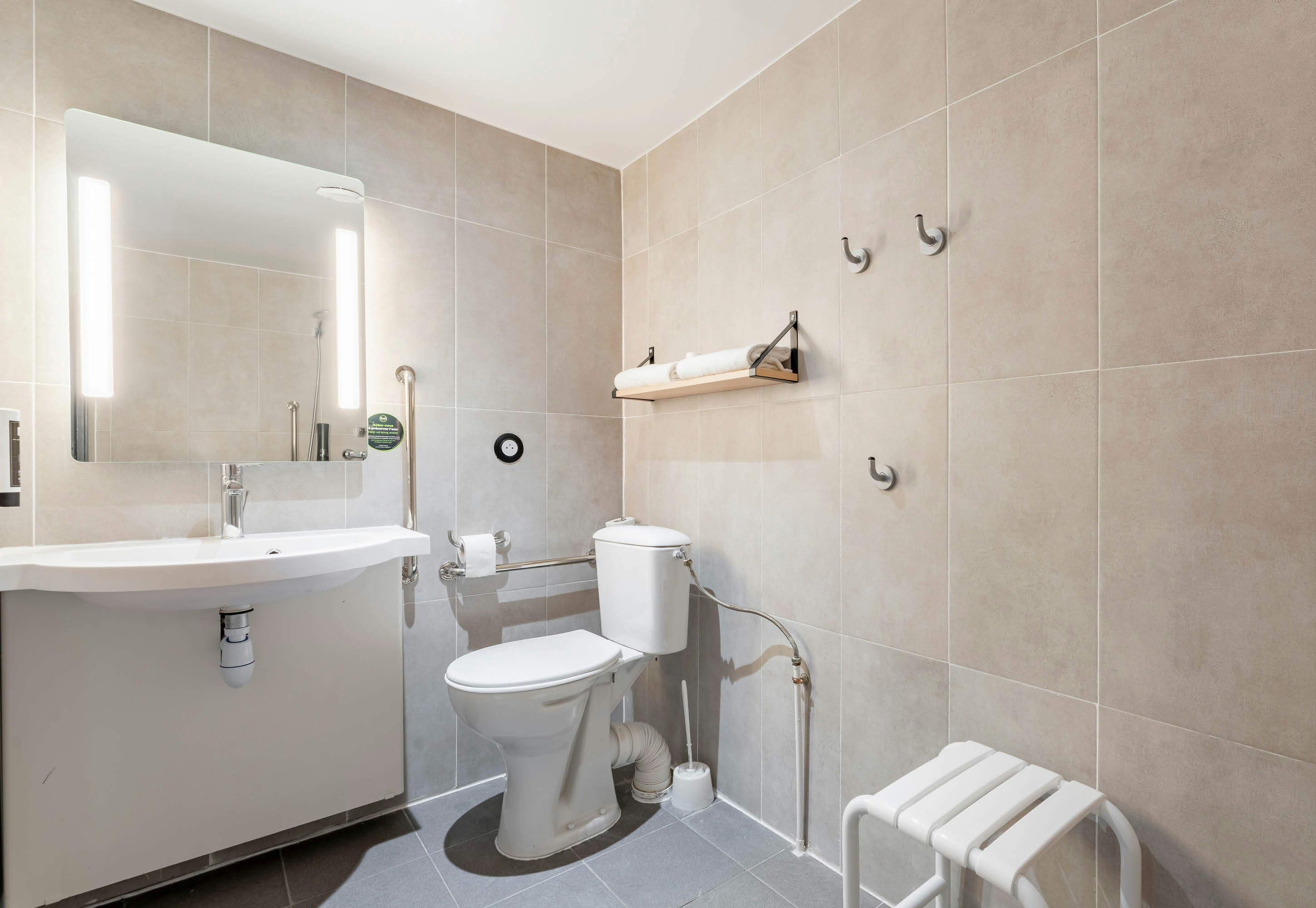 B&B HOTEL Valenciennes Sud 3 etoiles 44/46