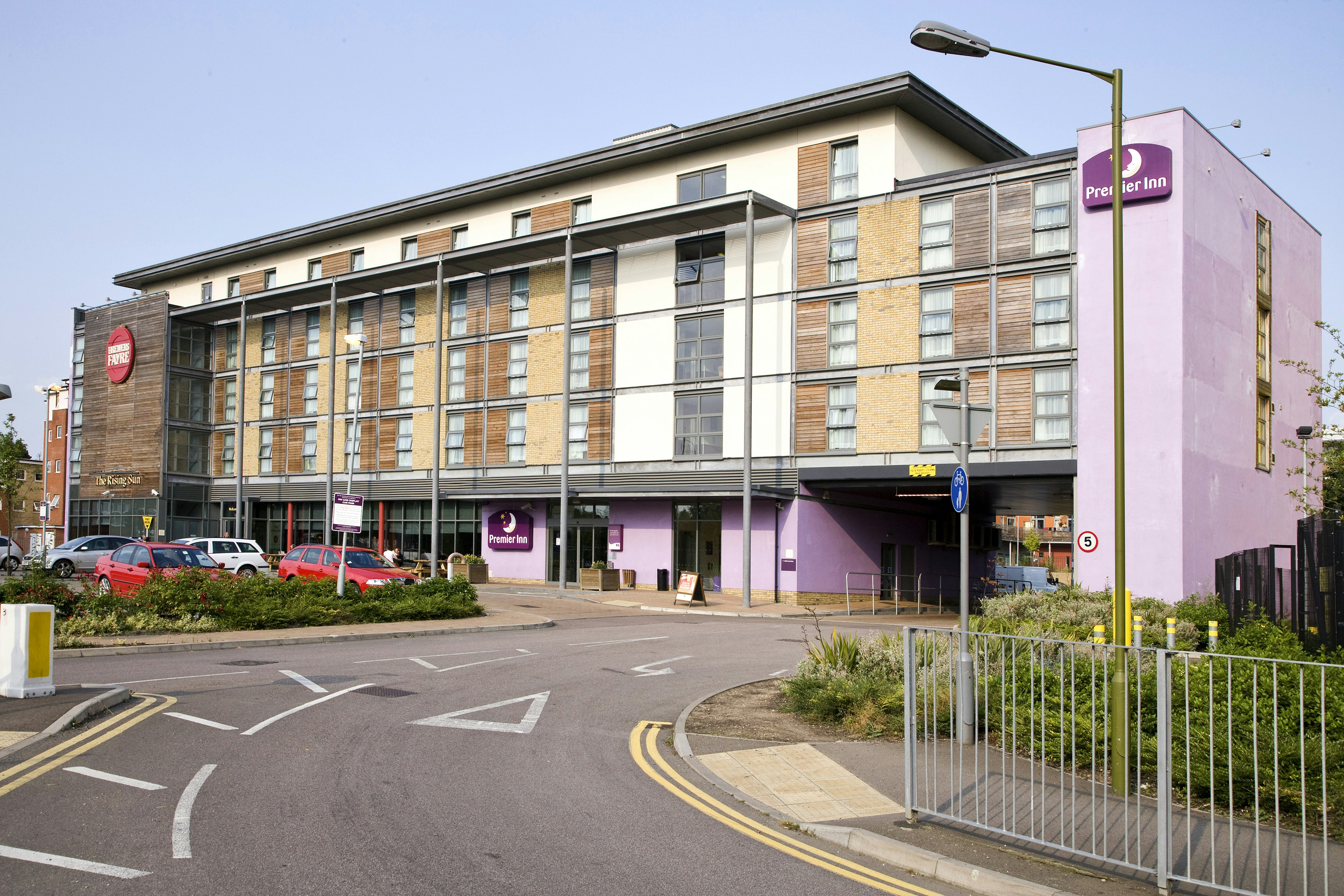 Premier Inn Watford (Croxley Green) 20/25