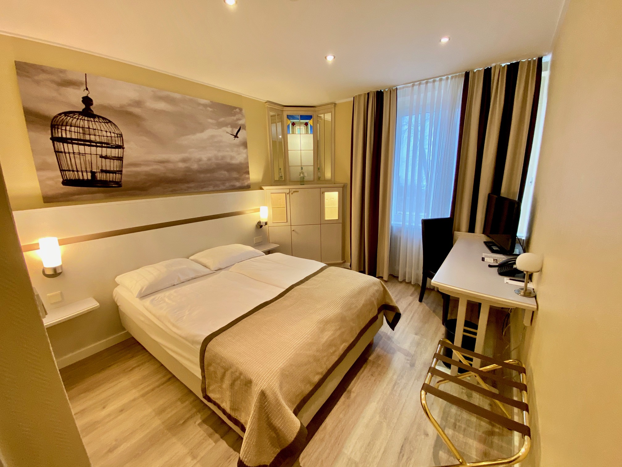 Economy Room