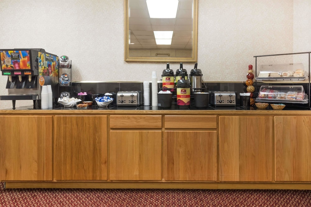 Ramada by Wyndham Pottsville/Frackville 26/31