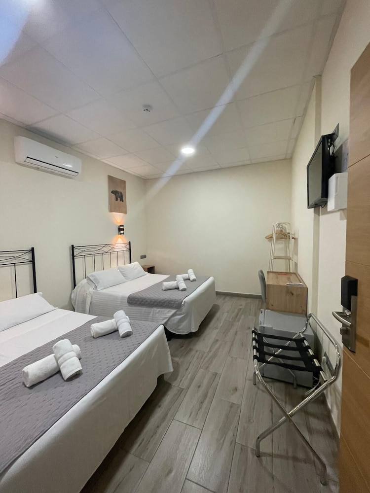 Hostal Balmes Centro 10/50
