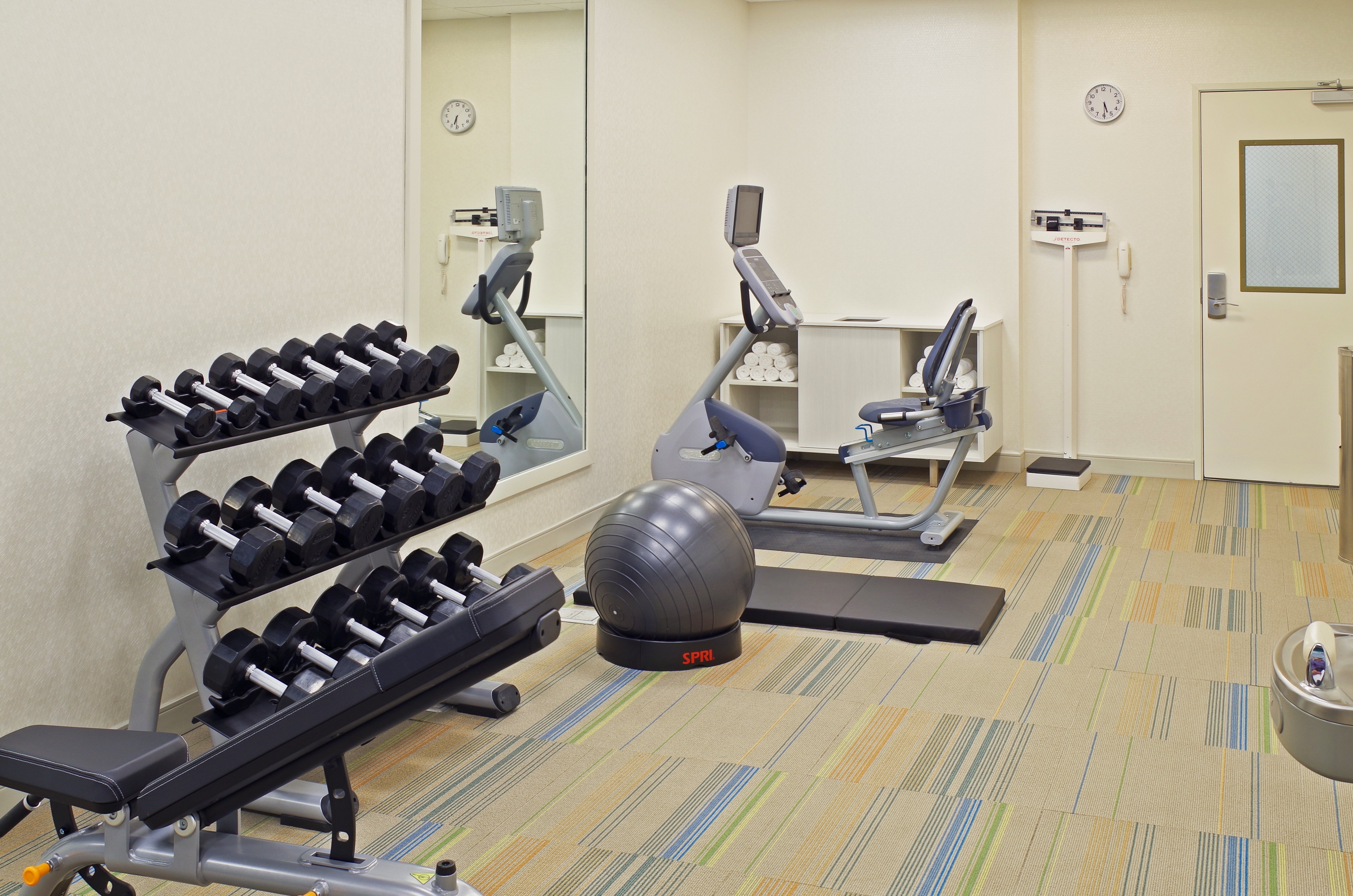 Holiday Inn Express Hotel & Suites Phoenix North Scottsdale 35/58