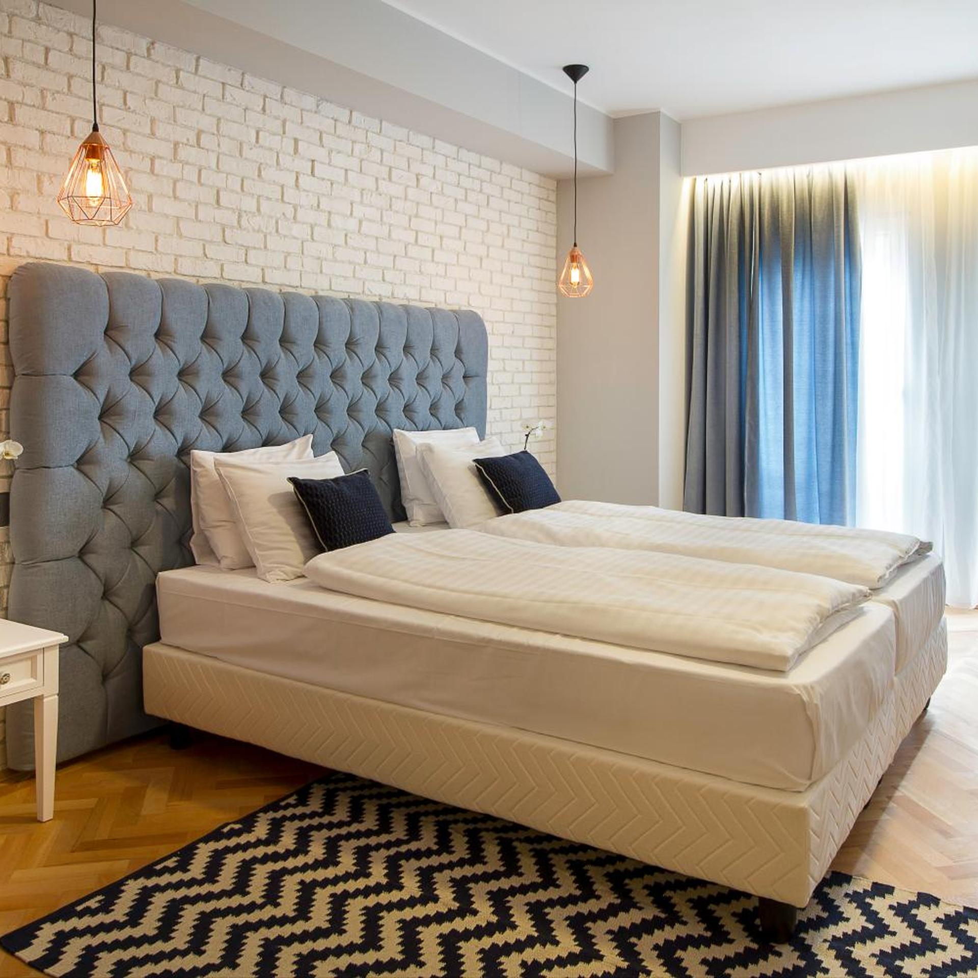 SUPERIOR, DOUBLE BED