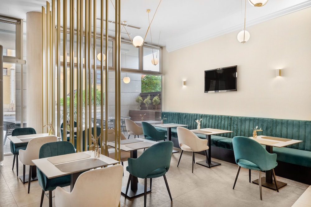 Corso Hotel Pecs 22/29