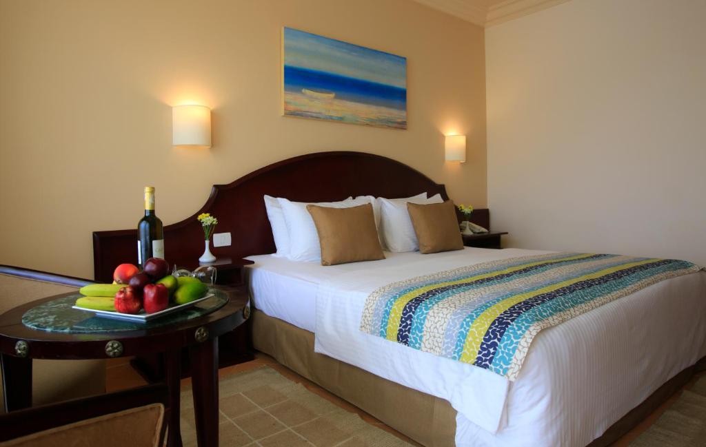 Room, Double Bed, Garden View 2/2