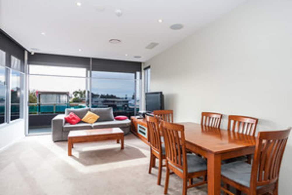 7 Bell Street Apartments 38/50