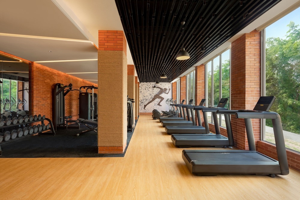 Sheraton Maoming Hot Spring Resort 16/30