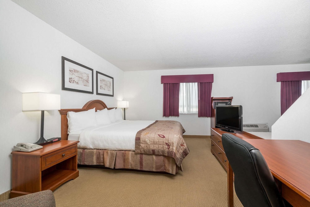 Baymont By Wyndham Marshfield 15/29
