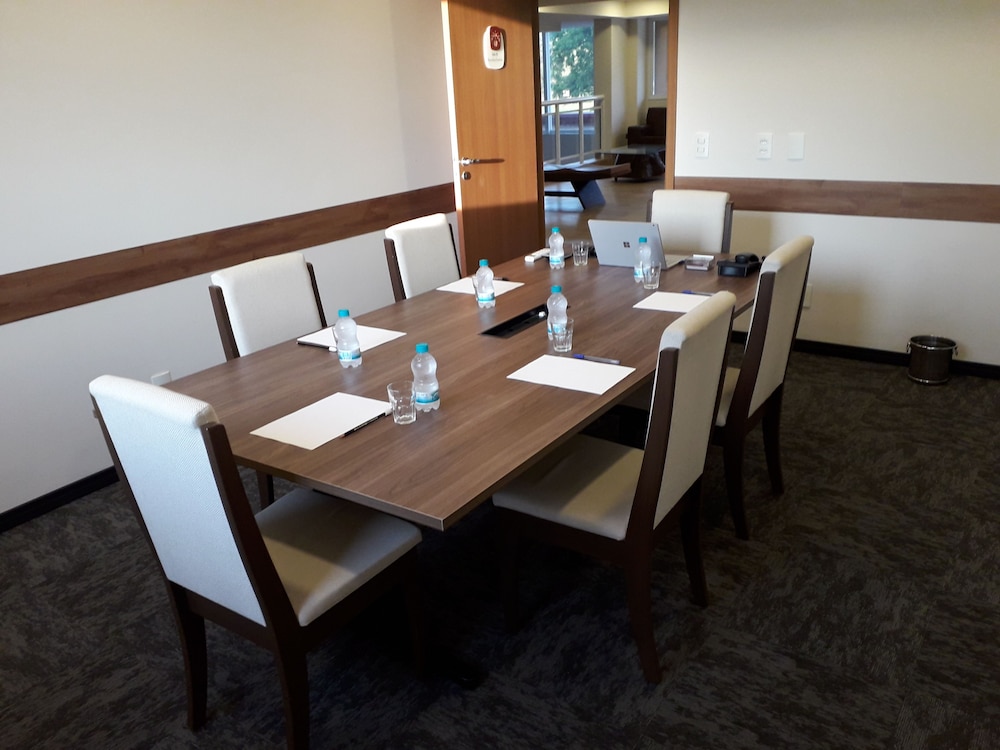 Lummina Hotel Mogi 37/50