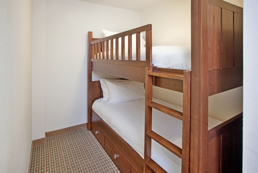 Holiday Inn Resort Pensacola Beach 28/78