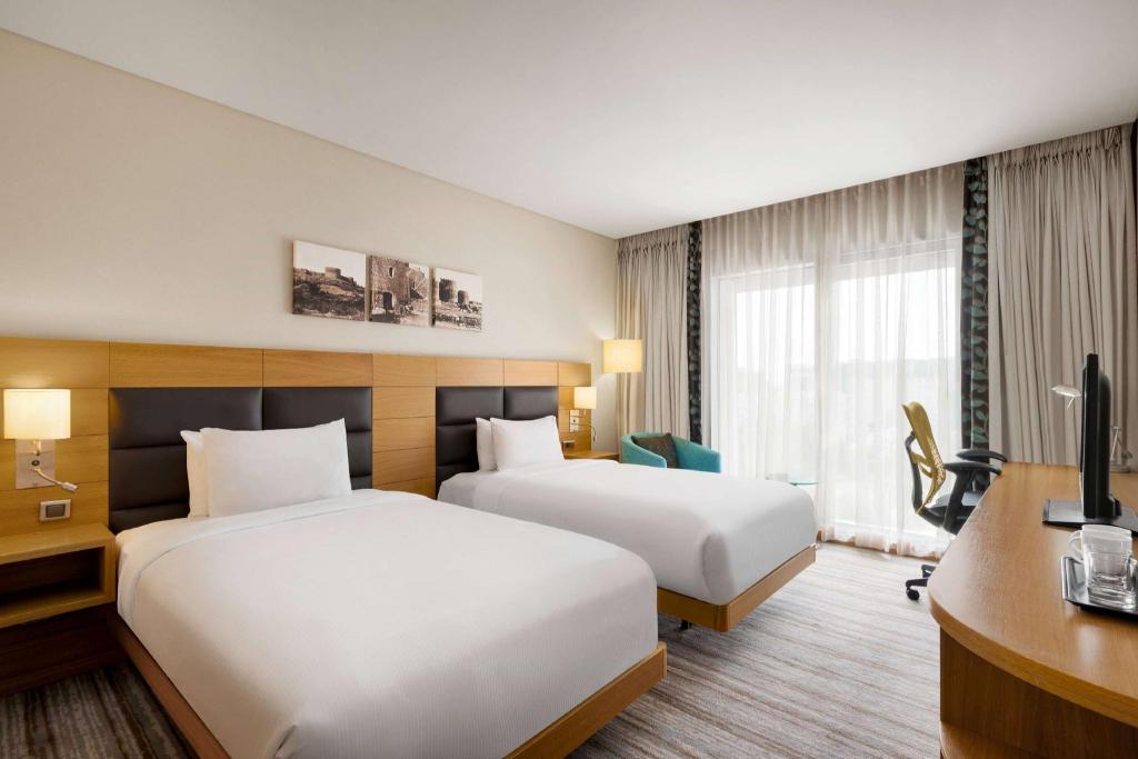 Room, Twin Beds, City and River View