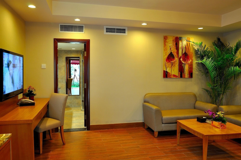 Royal Garden Hotel 30/39
