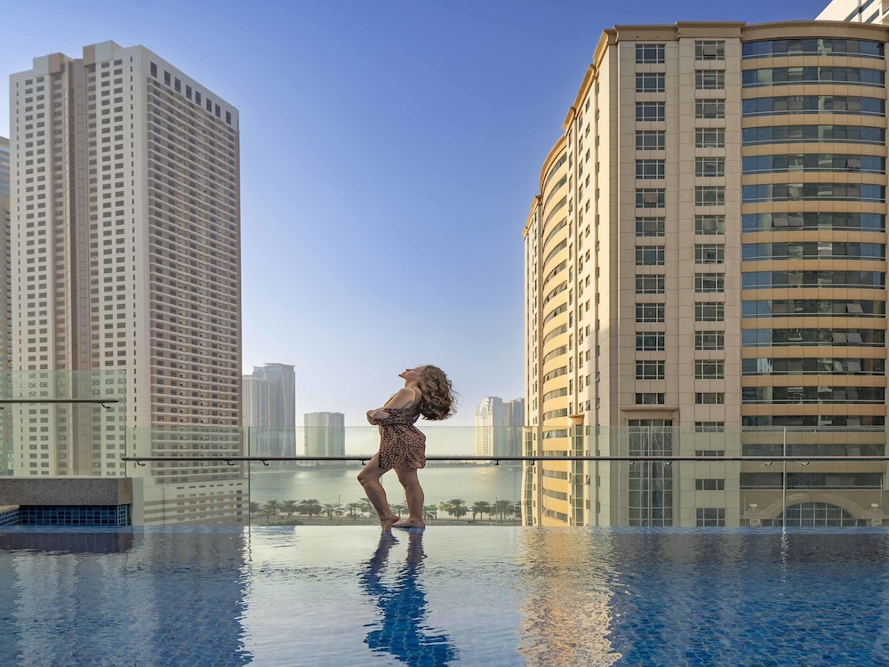 Pullman Hotel Sharjah 34/63
