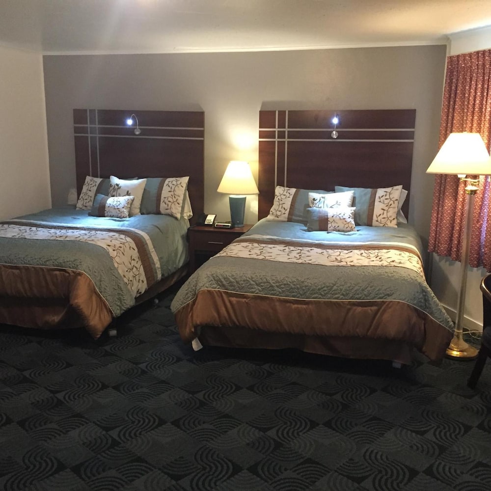 Berkshire Inn 12/32