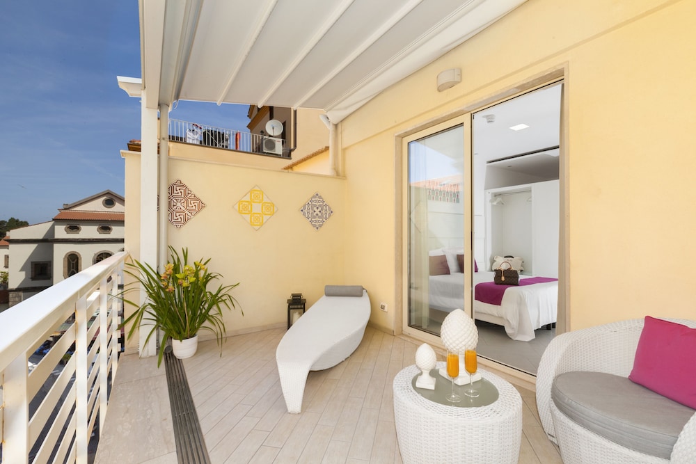 Tasso Suites 48/71
