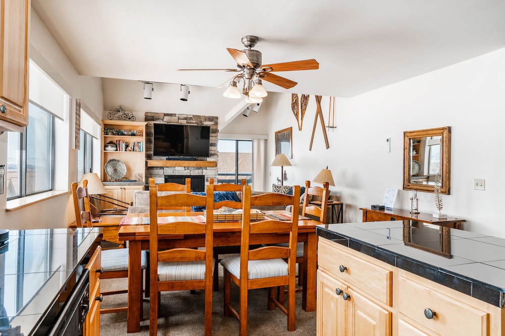 The Loft At Mountain Village By All Seasons Resort Lodging 25/50